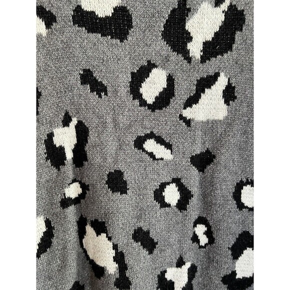 Shein Grey Leopard Print Sweater Size Small Preowned - Picture 3 of 12